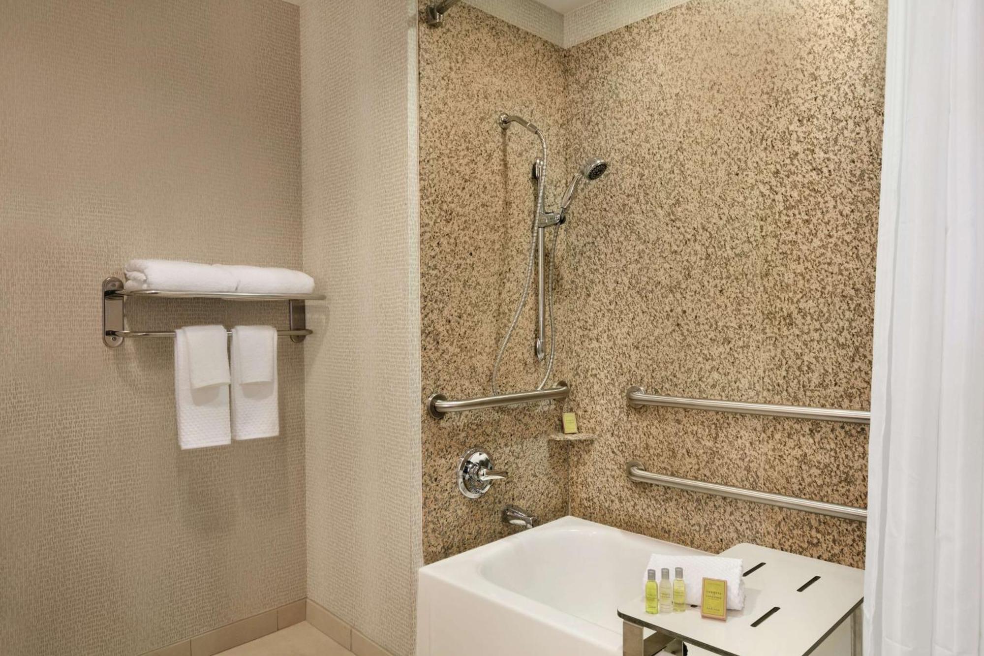 Doubletree By Hilton Atlanta Northeast/Northlake Tucker Εξωτερικό φωτογραφία