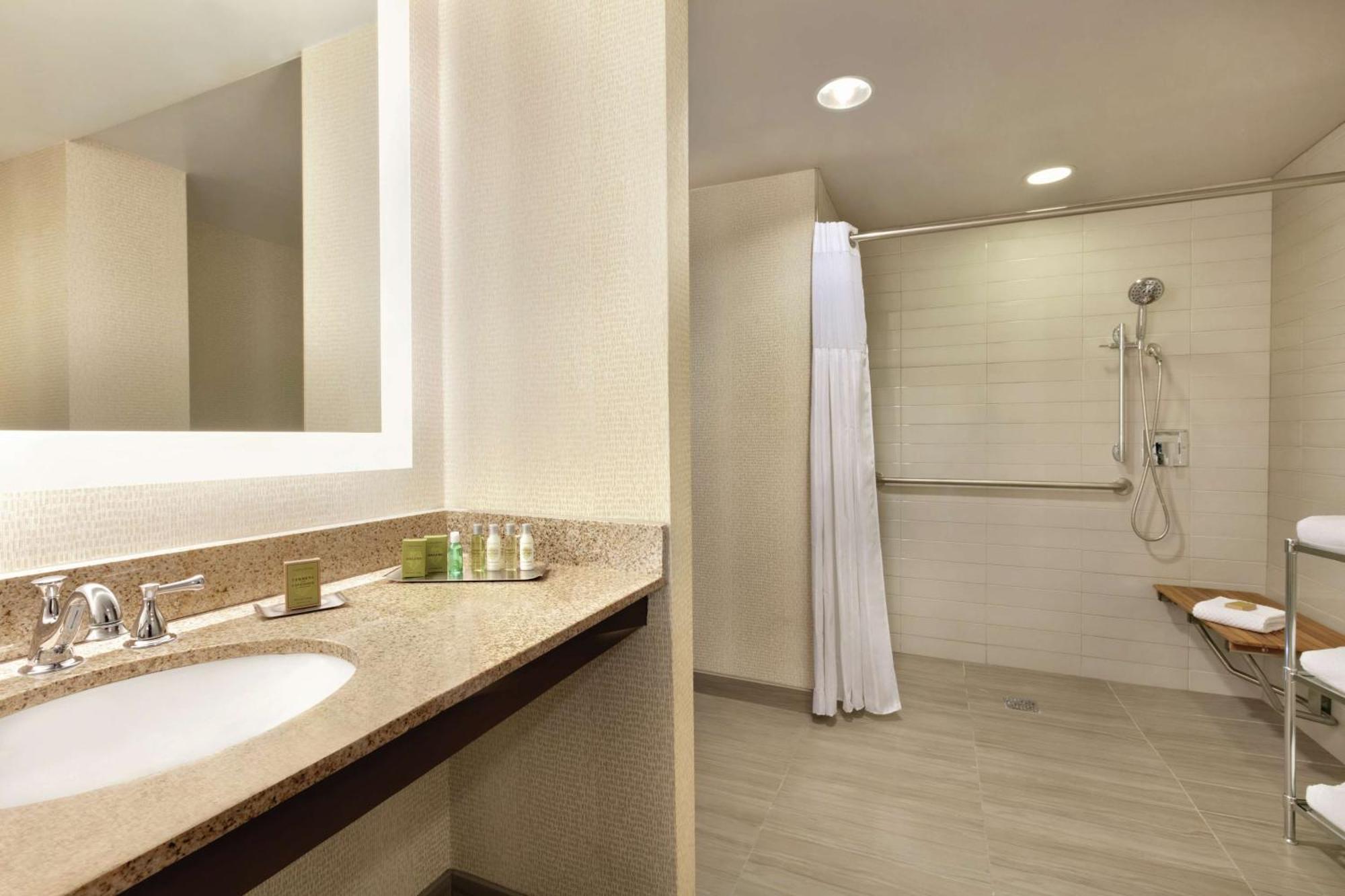 Doubletree By Hilton Atlanta Northeast/Northlake Tucker Εξωτερικό φωτογραφία
